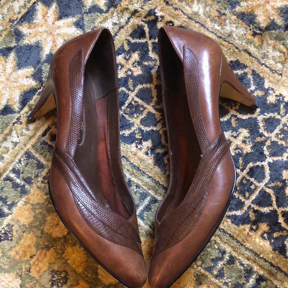 Vintage leather heels - Sutton Plaza